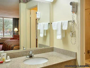 Hotel Ramada By Wyndham Houma Exterior foto